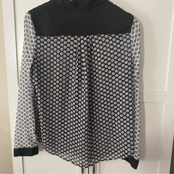 Women’s Blouse - Size Medium - Picture 3 of 3